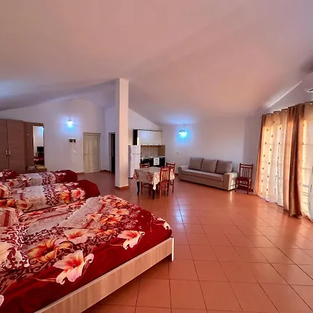 Appartement Room rental Velipojë