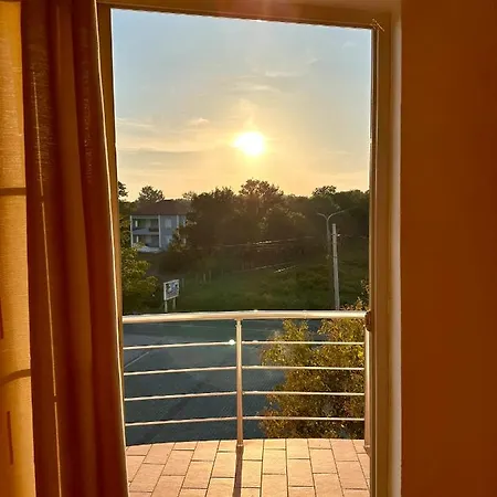 Apartment Room Rental *